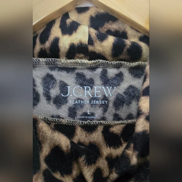 J Crew J Crew New feather jersey turtleneck in leopard print, size L. Worn once. - Picture 3 of 7